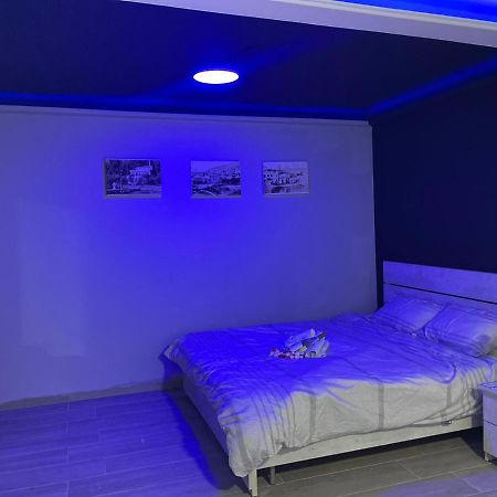 חדרי לייבל Label Rooms Blue & Red Тверия Экстерьер фото