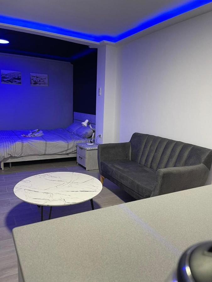 חדרי לייבל Label Rooms Blue & Red Тверия Экстерьер фото