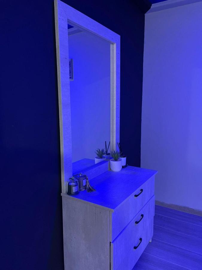 חדרי לייבל Label Rooms Blue & Red Тверия Экстерьер фото