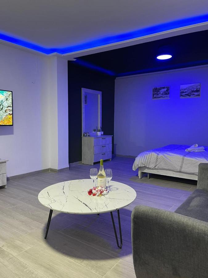 חדרי לייבל Label Rooms Blue & Red Тверия Экстерьер фото