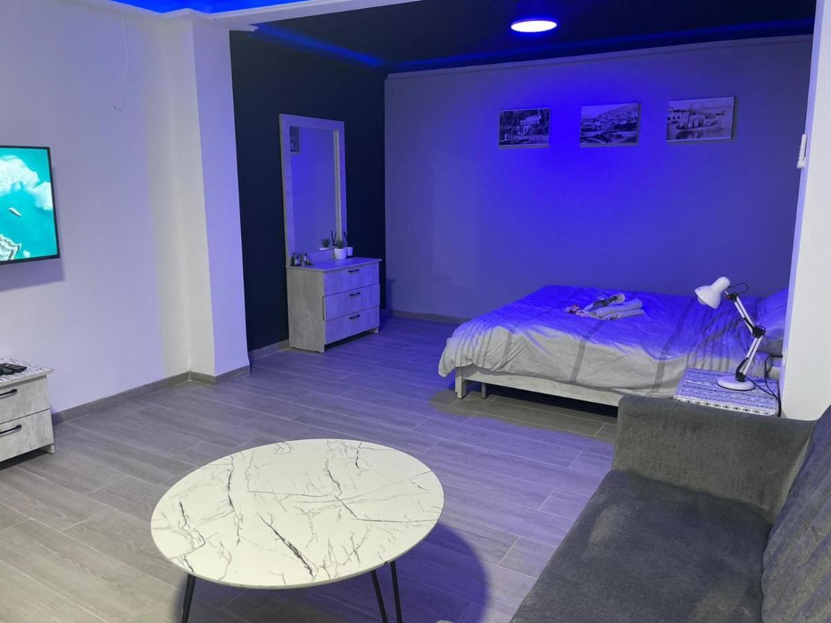חדרי לייבל Label Rooms Blue & Red Тверия Экстерьер фото